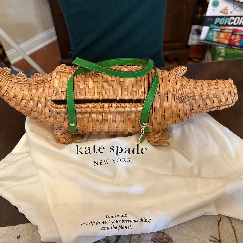 NWOT Kate Spade Wicker Alligator with Green Accent